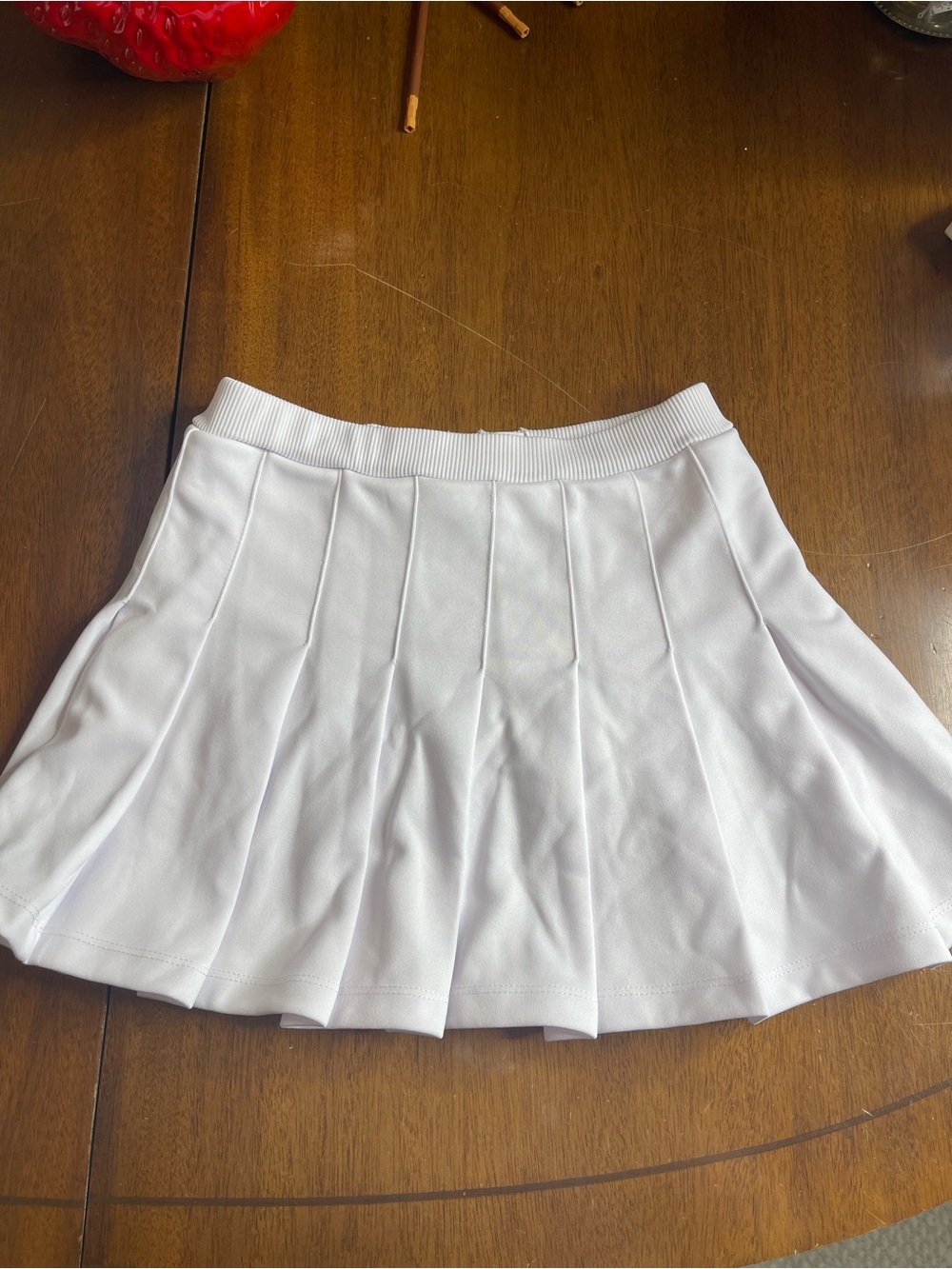 White pleated skirt size medium EUC